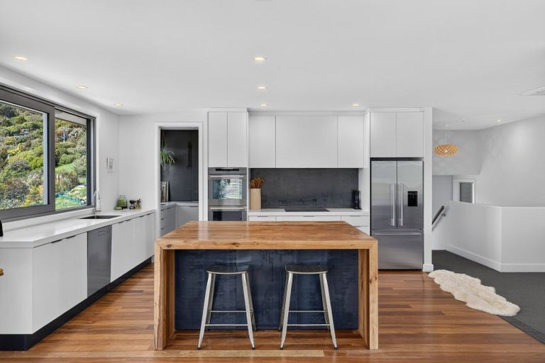 Photo of property in 11 Kaioruru Lane, Charteris Bay, Lyttelton, 8971