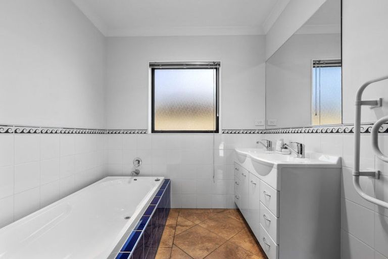 Photo of property in 33 Stamford Place, Ohauiti, Tauranga, 3112