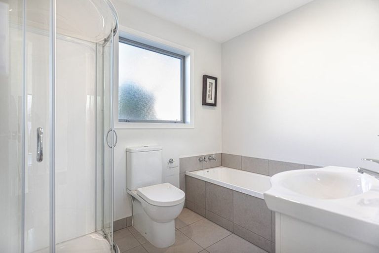 Photo of property in 41b Collins Avenue, Tawa, Wellington, 5028