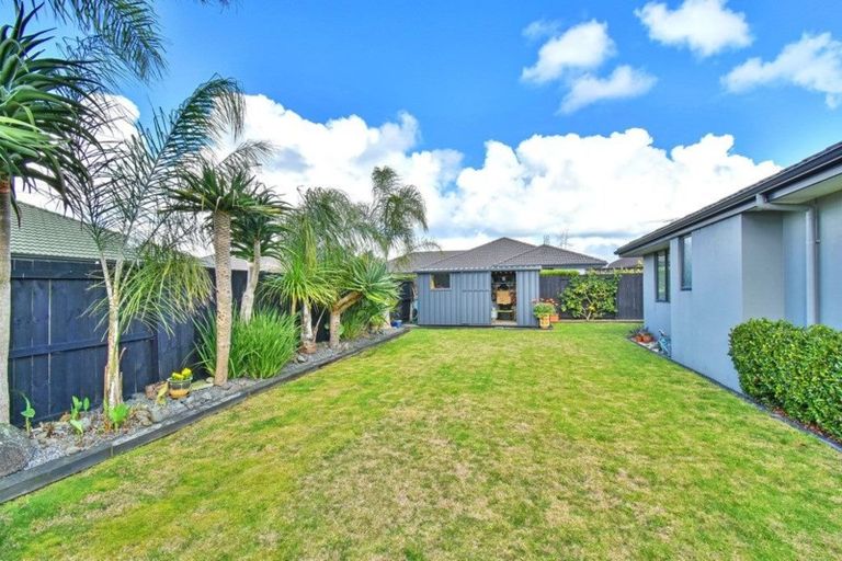 Photo of property in 24 Silkwood Crescent, Karaka, Papakura, 2113