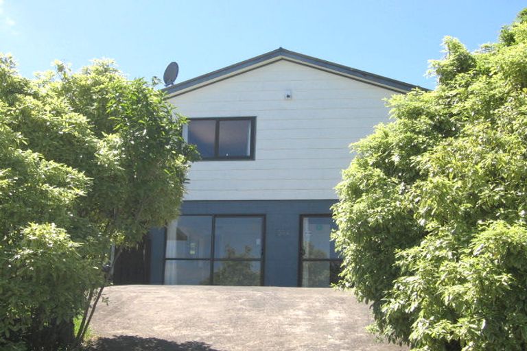 Photo of property in 62 Pemberton Avenue, Bayview, Auckland, 0629