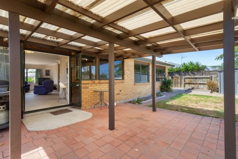 Photo of property in 16 Checketts Place, Papamoa Beach, Papamoa, 3118