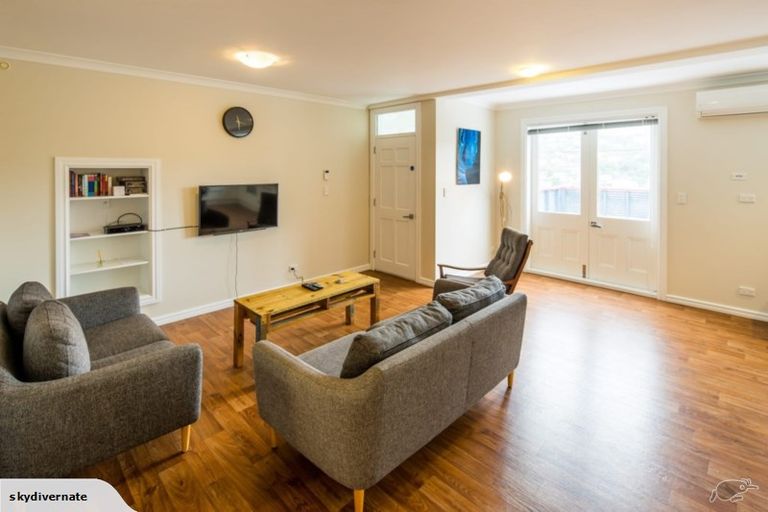 Photo of property in 14 Freeling Street, Island Bay, Wellington, 6023