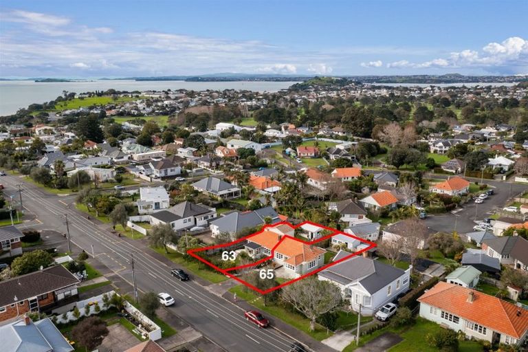 Photo of property in 63 Old Lake Road, Narrow Neck, Auckland, 0624