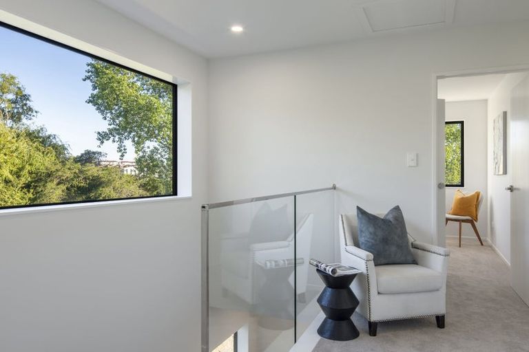 Photo of property in 1 Rengarenga Rise, Fairview Heights, Auckland, 0632