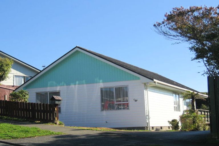 Photo of property in 4 Clapham Grove, Stokes Valley, Lower Hutt, 5019