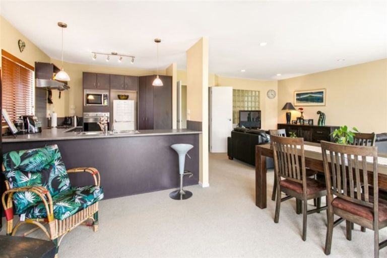 Photo of property in 44 Roy Maloney Drive, Henderson, Auckland, 0612