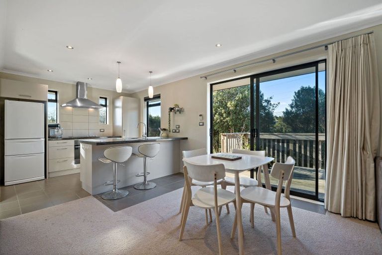 Photo of property in 69a Oraha Road, Kumeu, 0892