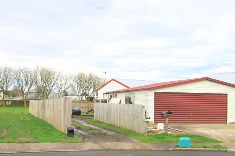 Photo of property in 21 Kentucky Crescent, Nawton, Hamilton, 3200