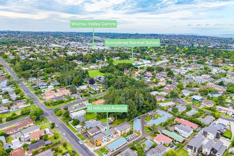 Photo of property in 21c Hillcrest Avenue, Hillcrest, Auckland, 0627