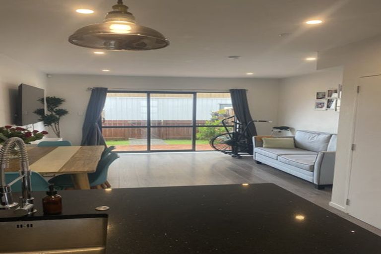 Photo of property in 6/8 Arney Road, Ranui, Auckland, 0612