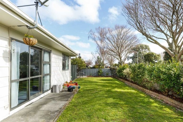 Photo of property in 1b John F Kennedy Drive, Milson, Palmerston North, 4414