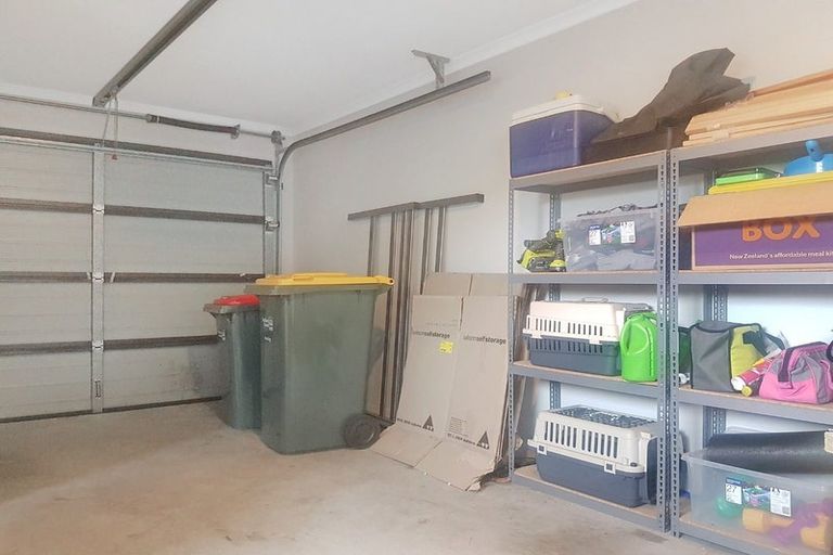 Photo of property in 10 Akeake Lane, Manurewa, Auckland, 2102