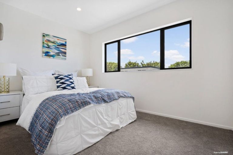 Photo of property in 4/9 Smiths Avenue, Papakura, 2110