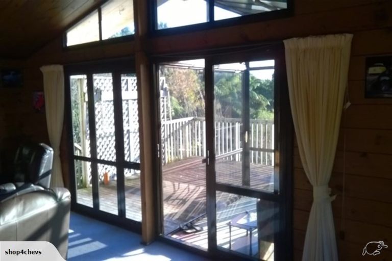 Photo of property in 13 Lindaver Grove, Merrilands, New Plymouth, 4312