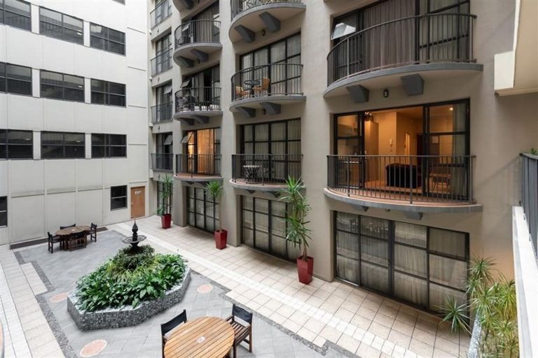 Photo of property in Atrium Apartments, 2i/154 The Terrace, Wellington Central, Wellington, 6011
