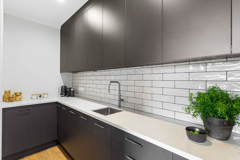 Photo of property in 11 Munro Oak Lane, Clevedon, Papakura, 2582