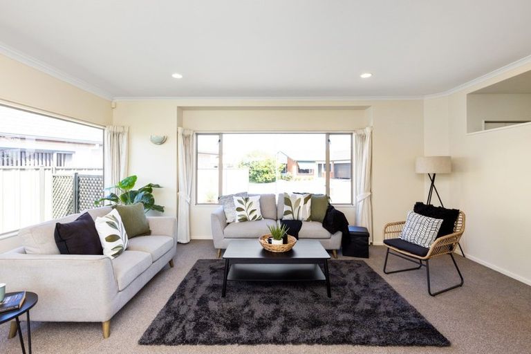 Photo of property in 6 Rosehill Way, Taradale, Napier, 4112