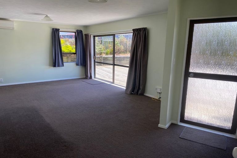 Photo of property in 47 Guadeloupe Crescent, Grenada Village, Wellington, 6037