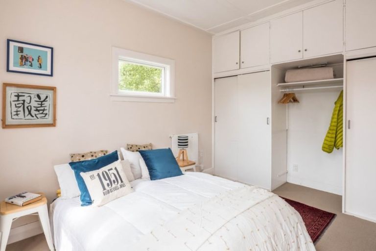 Photo of property in 385a Karori Road, Karori, Wellington, 6012