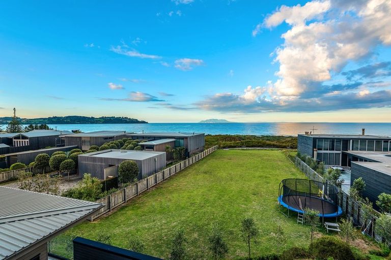 Photo of property in 6 Taiawa Place, Omaha, 0986