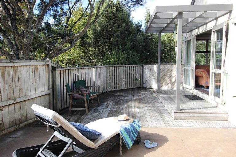 Photo of property in 1/86 Oaktree Avenue, Browns Bay, Auckland, 0630