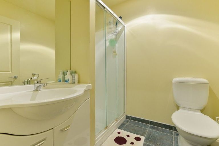 Photo of property in Atrium Apartments, 2r/154 The Terrace, Wellington Central, Wellington, 6011