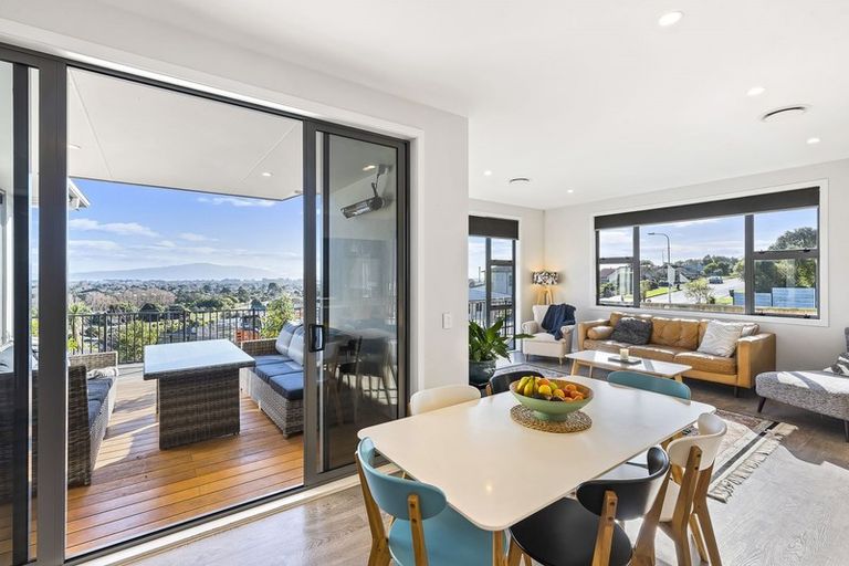 Photo of property in 99 Kakariki Grove, Waikanae, 5036