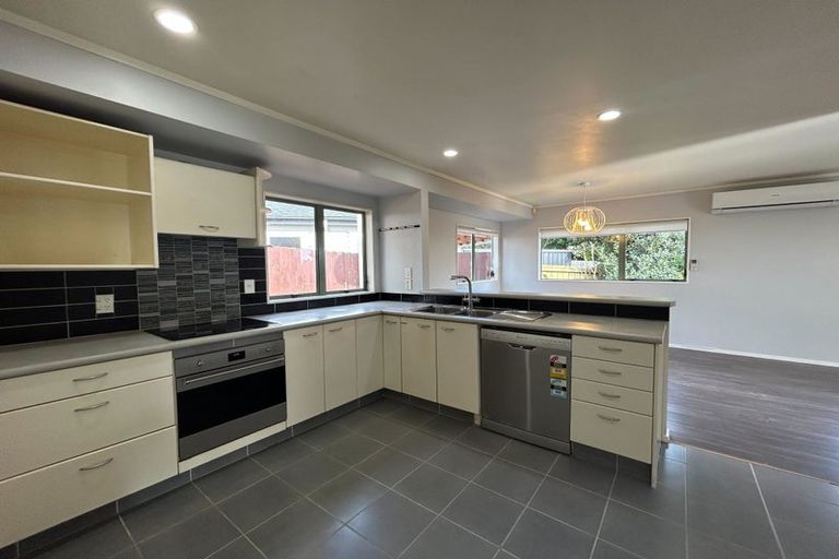 Photo of property in 2/101 Manuka Road, Bayview, Auckland, 0629