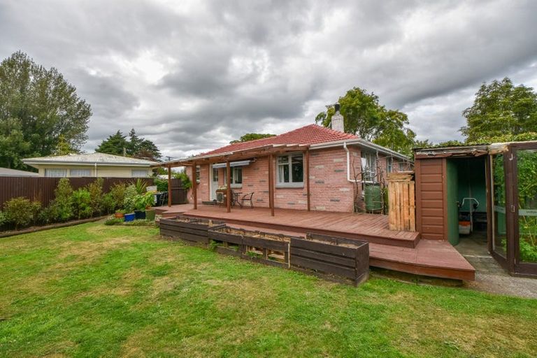 Photo of property in 1 Hughan Place, Carterton, 5713