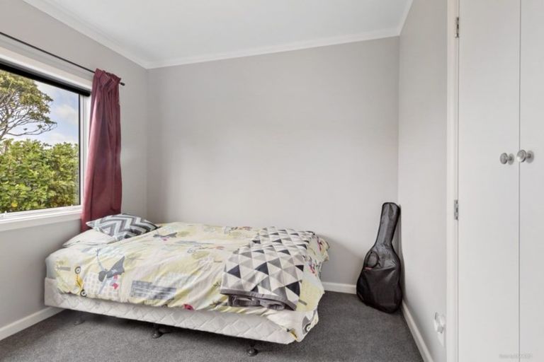 Photo of property in 1 Glentui Grove, Khandallah, Wellington, 6035