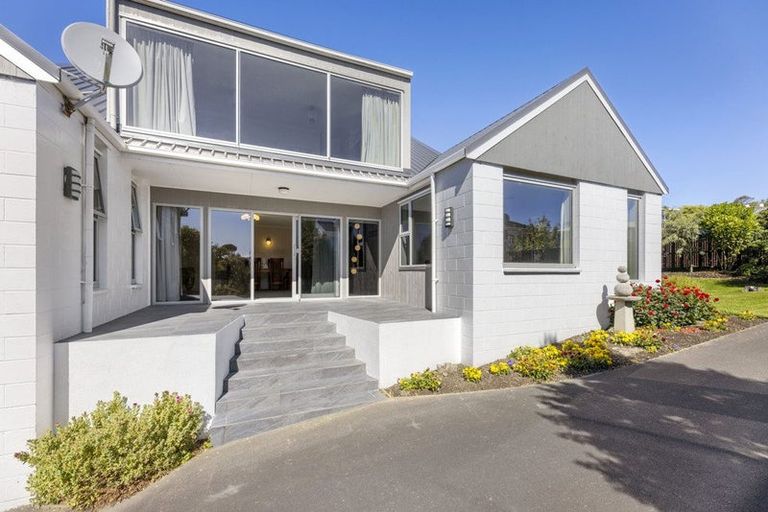 Photo of property in 113 Easther Crescent, Kew, Dunedin, 9012