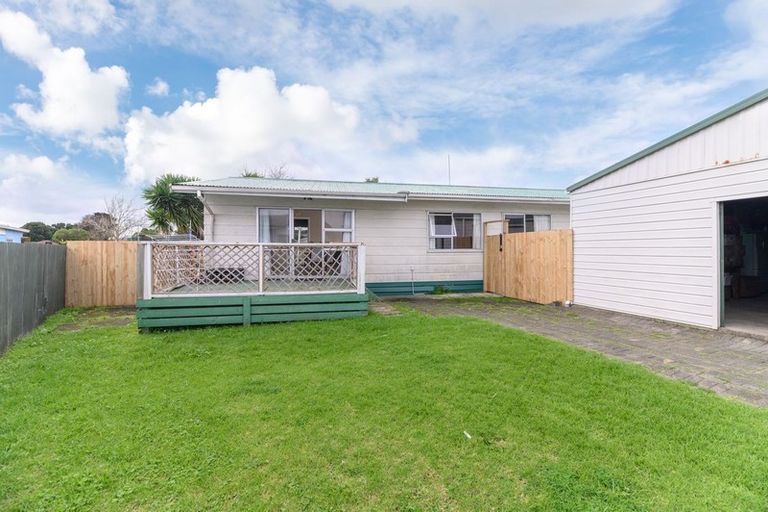 Photo of property in 12 Serrano Place, Clover Park, Auckland, 2023