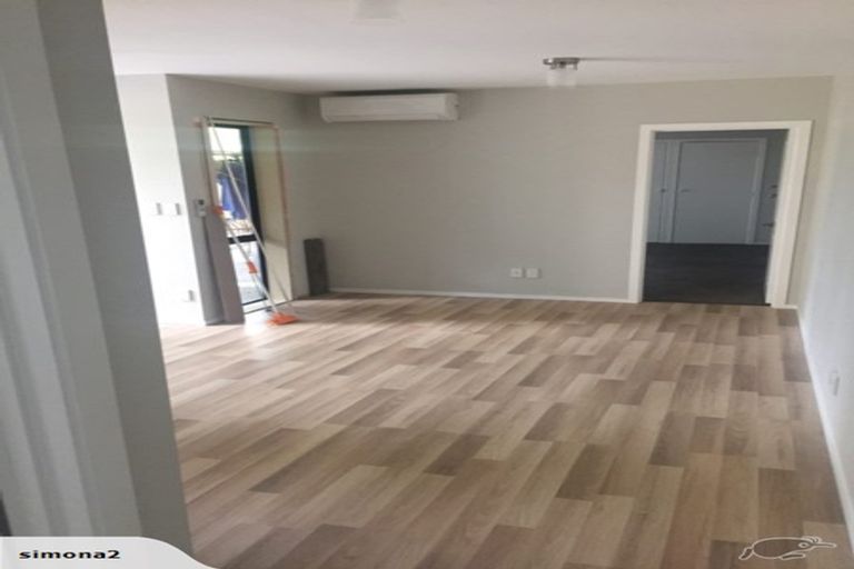 Photo of property in 24 Heaton Grove, Chatswood, Auckland, 0626