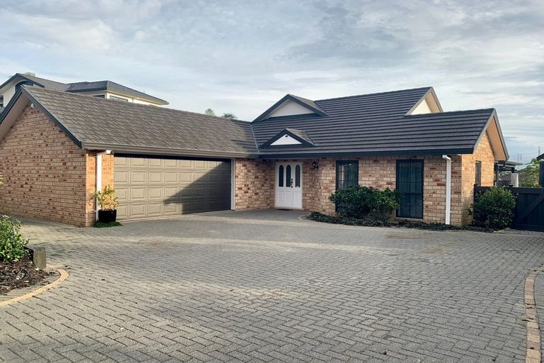 Photo of property in 290 Hill Road, The Gardens, Auckland, 2105