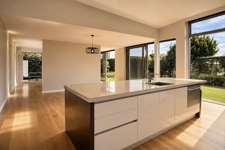 Photo of property in 276 Lake Road, Hauraki, Auckland, 0622