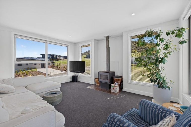 Photo of property in 11 Kaioruru Lane, Charteris Bay, Lyttelton, 8971