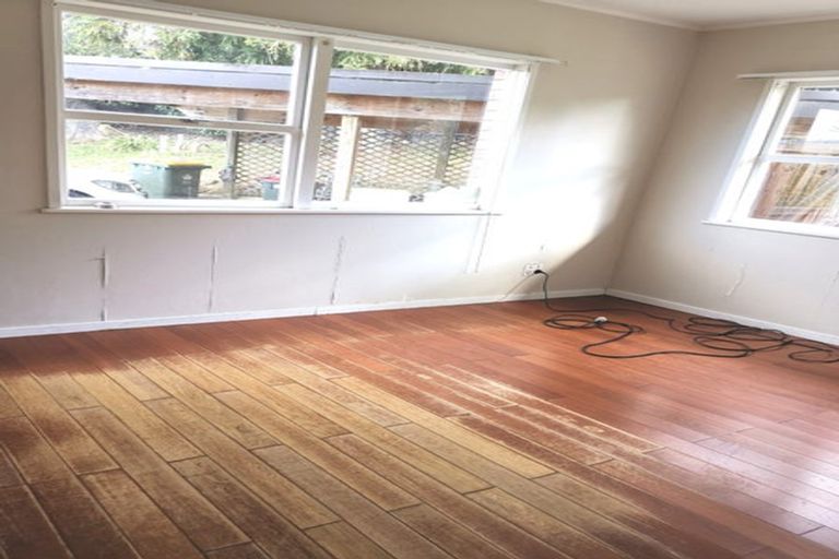 Photo of property in 1/133 Ennis Avenue, Pakuranga Heights, Auckland, 2010