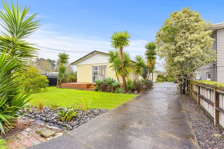 Photo of property in 1/322 Royal Road, Massey, Auckland, 0614