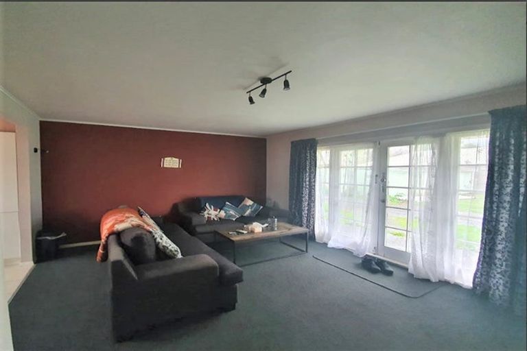 Photo of property in 2/1068 Fergusson Drive, Clouston Park, Upper Hutt, 5018