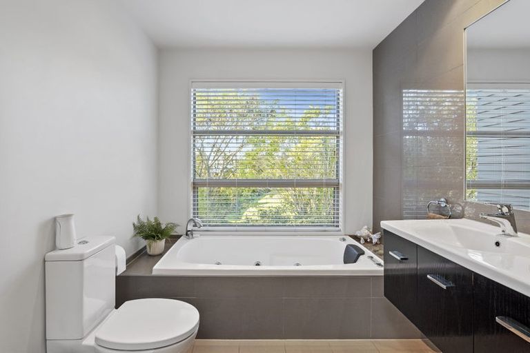 Photo of property in 241 Mount Pleasant Road, Mount Pleasant, Christchurch, 8081