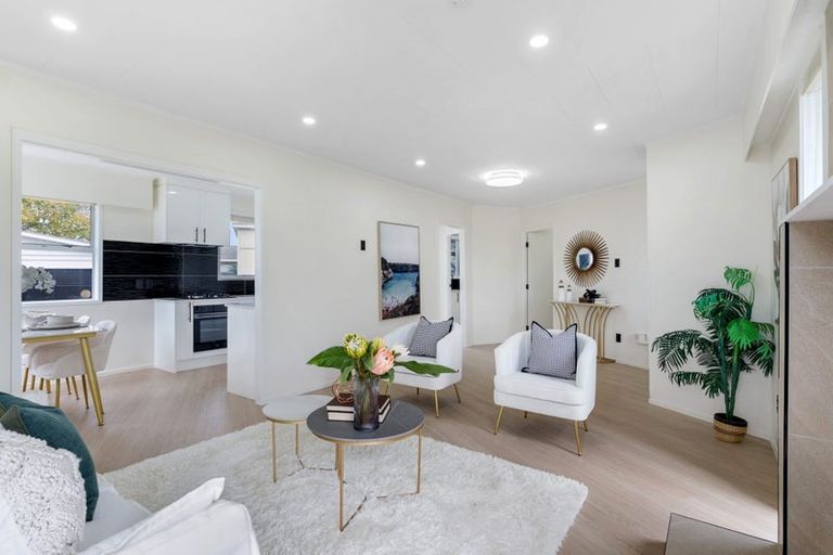 Photo of property in 17 Nan Place, Pakuranga Heights, Auckland, 2010