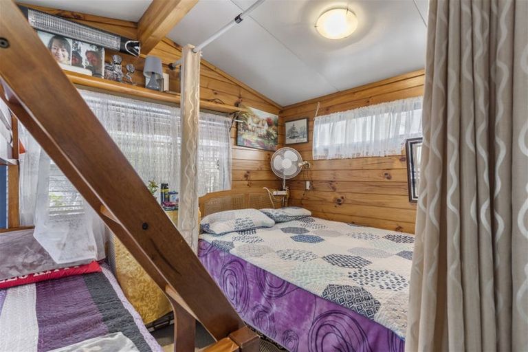 Photo of property in 11 Paragon Avenue, Beach Haven, Auckland, 0626