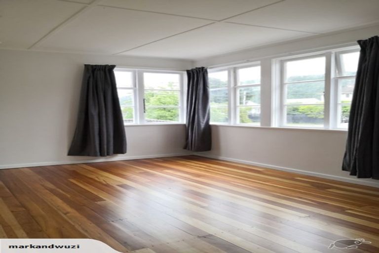 Photo of property in 50 Compton Crescent, Taita, Lower Hutt, 5011