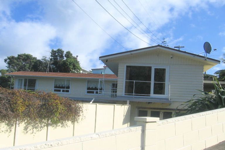 Photo of property in 1a Howard Road, Point Howard, Lower Hutt, 5013
