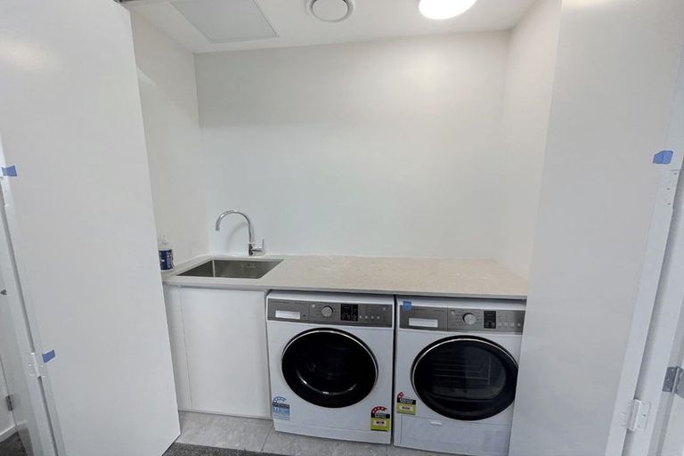 Photo of property in 3/149 Onepu Road, Lyall Bay, Wellington, 6022