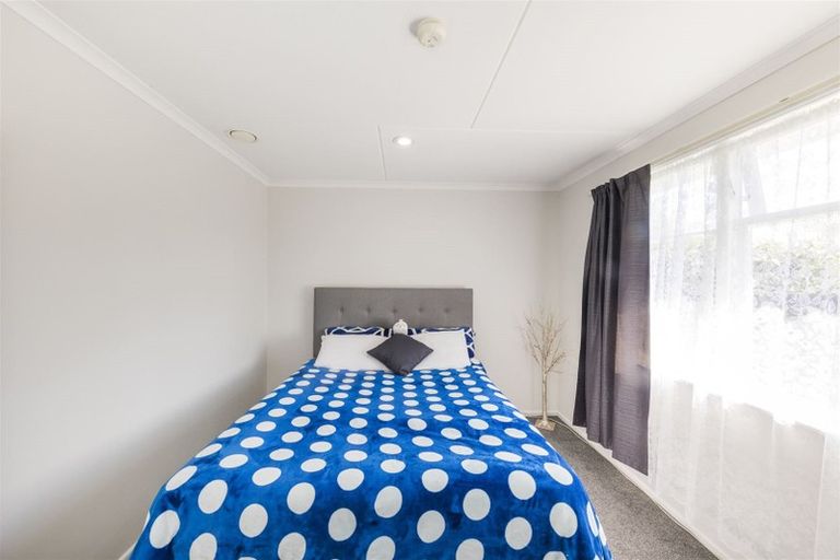 Photo of property in 14 Lewis Place, Highbury, Palmerston North, 4412
