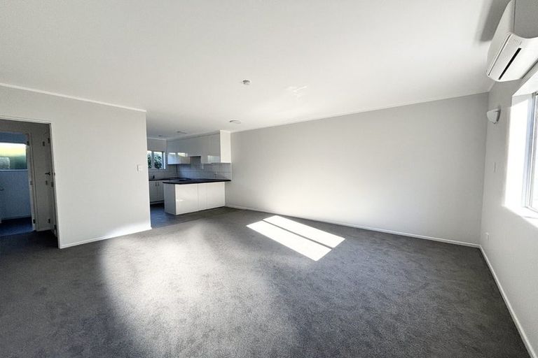 Photo of property in 15b Cypress Drive, Maungaraki, Lower Hutt, 5010