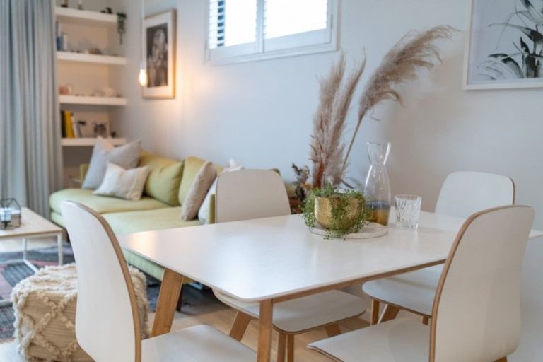 Photo of property in 40 Glen Dene Crescent, Wanaka, 9305