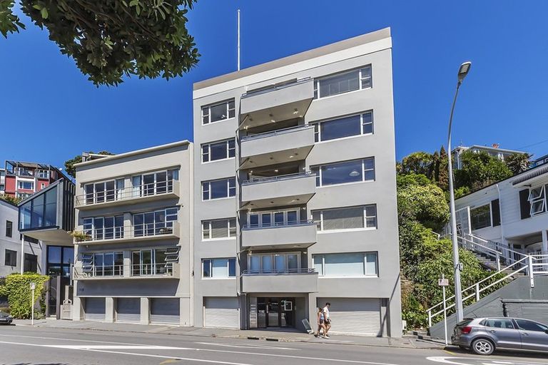 Photo of property in Rockhaven Saville, 116 Oriental Parade, Oriental Bay, Wellington, 6011
